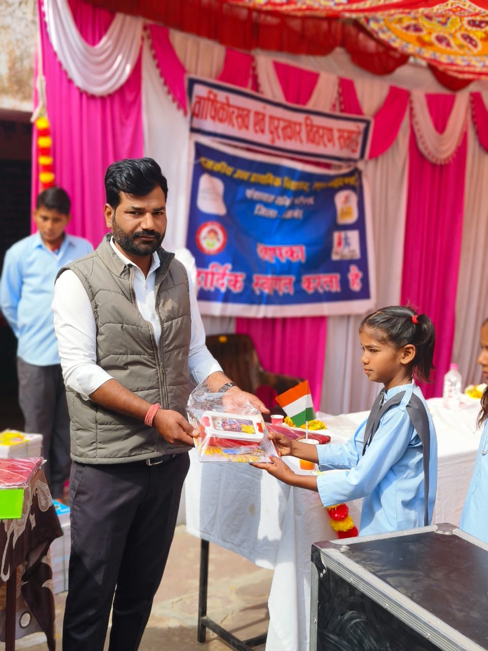 शिक्षा की किरण, बच्चों के जीवन का भरण!